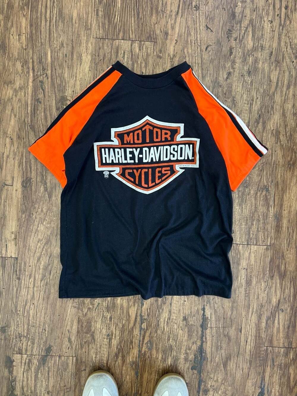 Vintage Harley-Davidson Bill's Bridgeport Connecticut Black Orange Raglan T-Shir